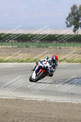media/May-25-2025-Lets Ride (Sun) [[0ff033e448]]/B Group/1120am (Grapevine)/